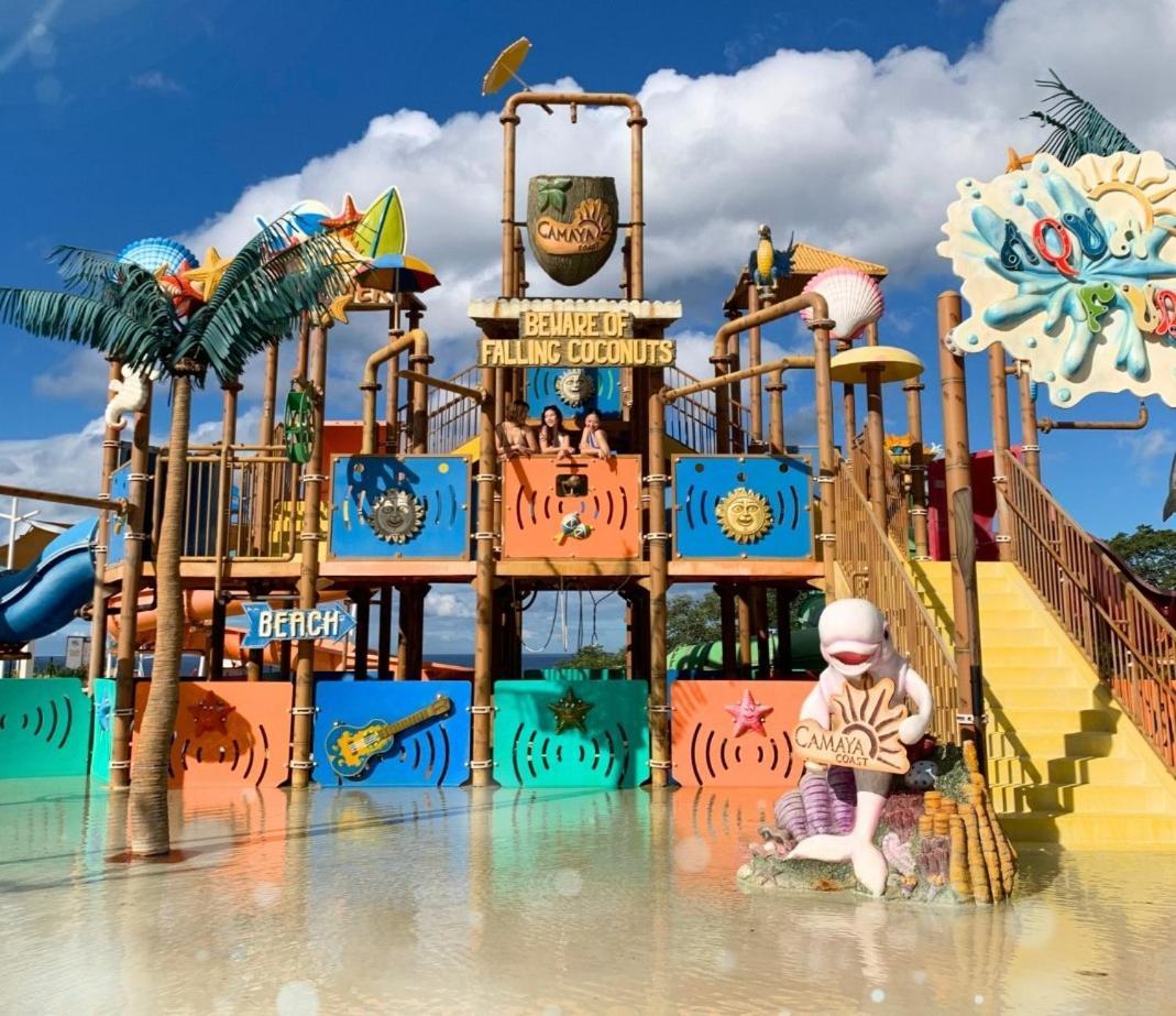 Casa Amores: Camaya Coast Mariveles Bagian luar foto